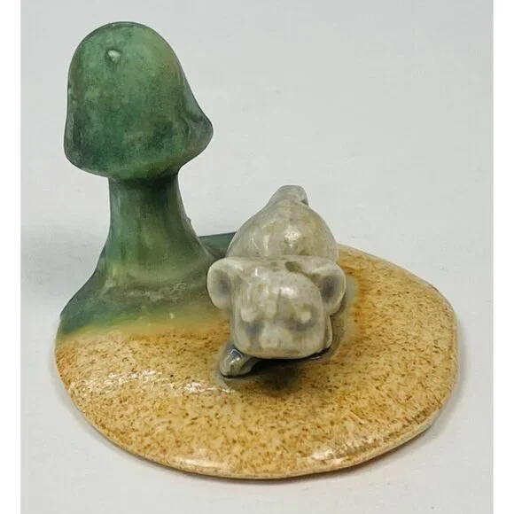 VTG 1.5" Miniature Ceramic Handpainted Mouse & Mushroom Figurine Tan Gray Green - Picture 1 of 4